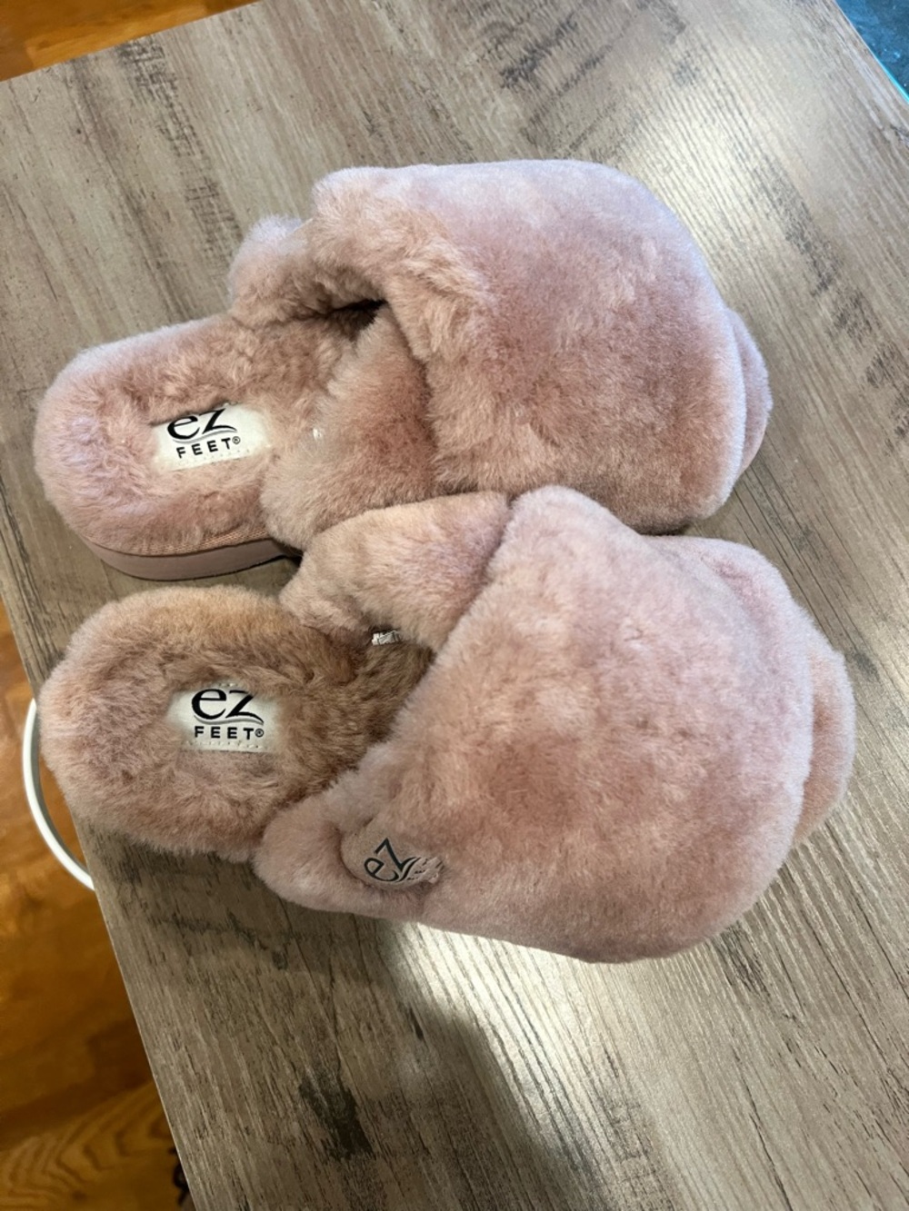 ez feet Pink Plush Slide Slippers NWT Size USA